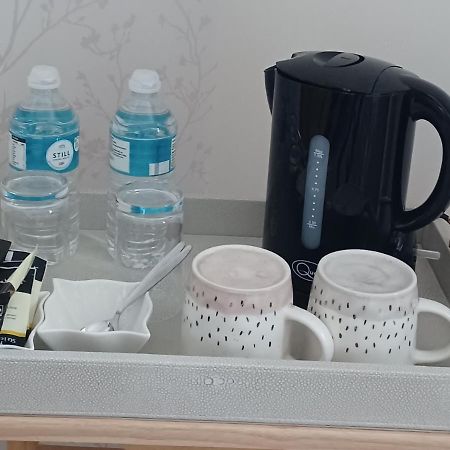 Woodpeckers Cottage B&B Pett エクステリア 写真