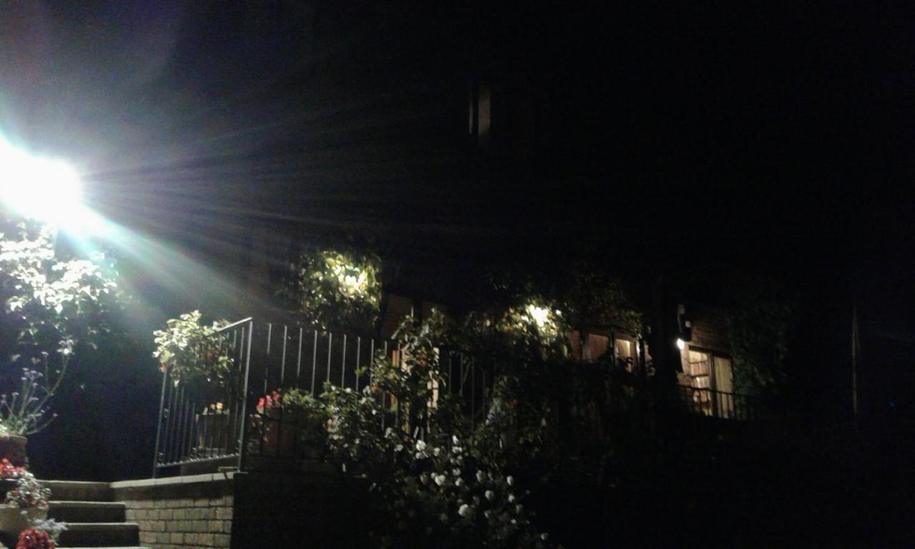 Woodpeckers Cottage B&B Pett エクステリア 写真