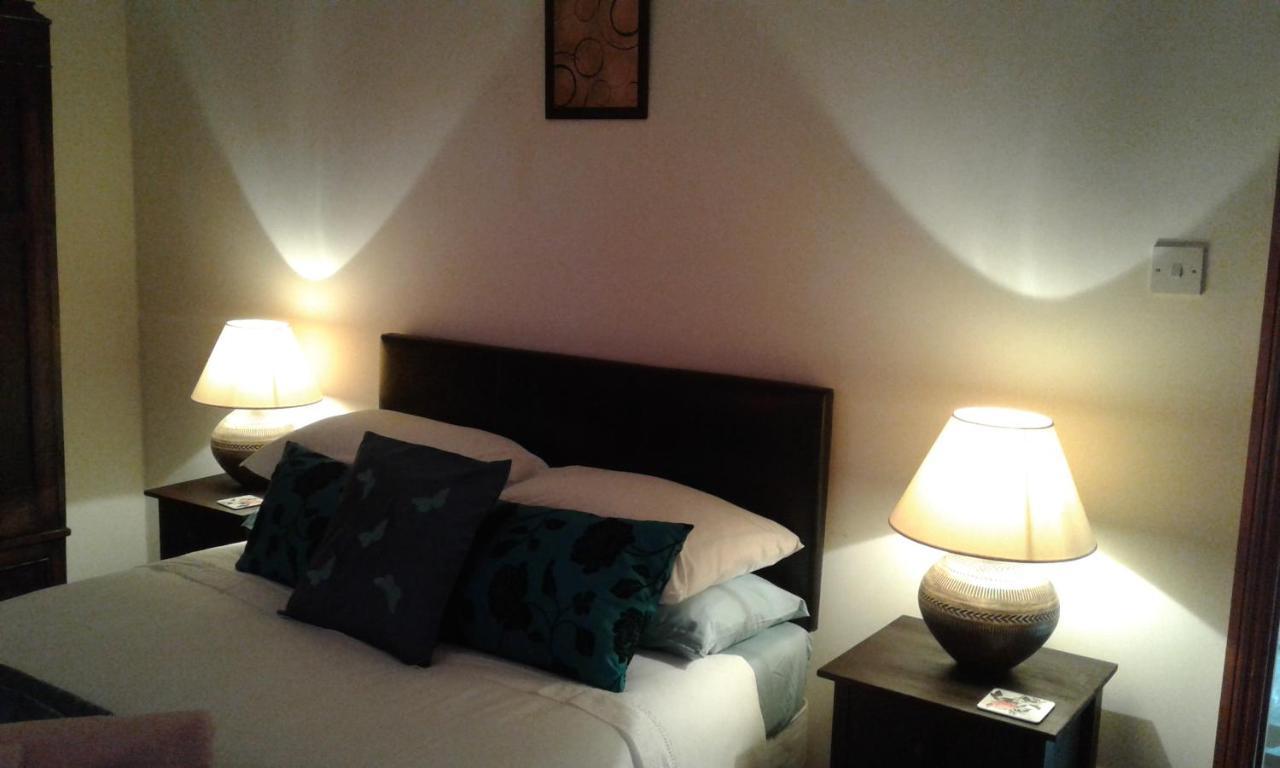 Woodpeckers Cottage B&B Pett エクステリア 写真
