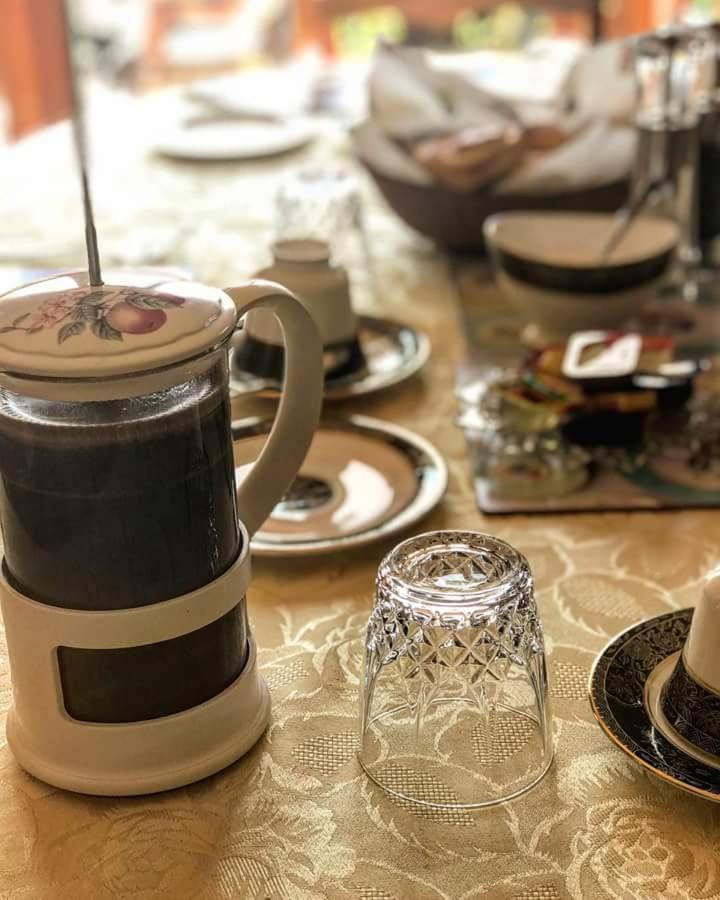 Woodpeckers Cottage B&B Pett エクステリア 写真