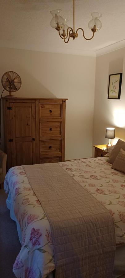Woodpeckers Cottage B&B Pett エクステリア 写真