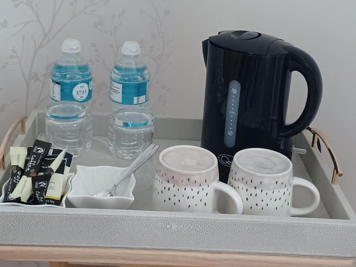 Woodpeckers Cottage B&B Pett エクステリア 写真