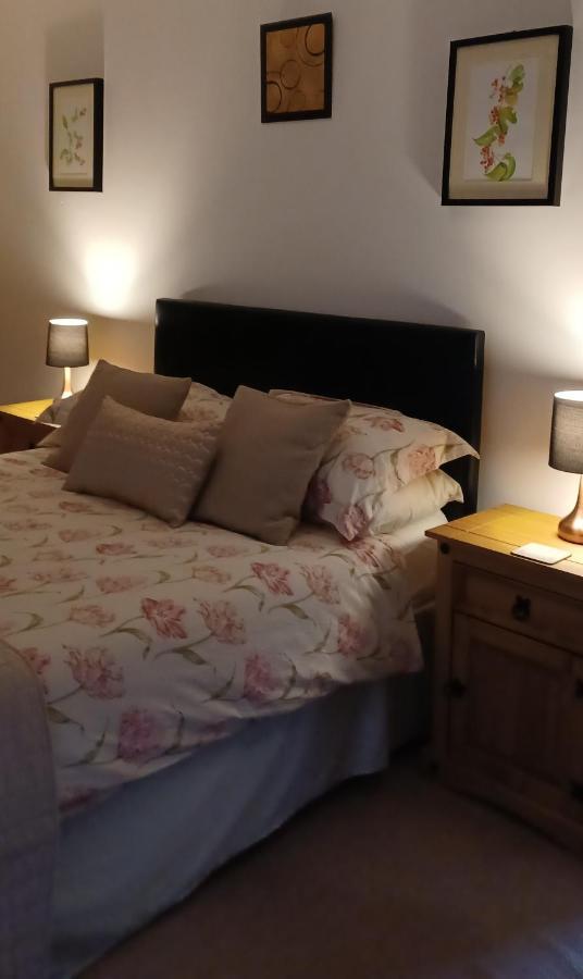 Woodpeckers Cottage B&B Pett エクステリア 写真
